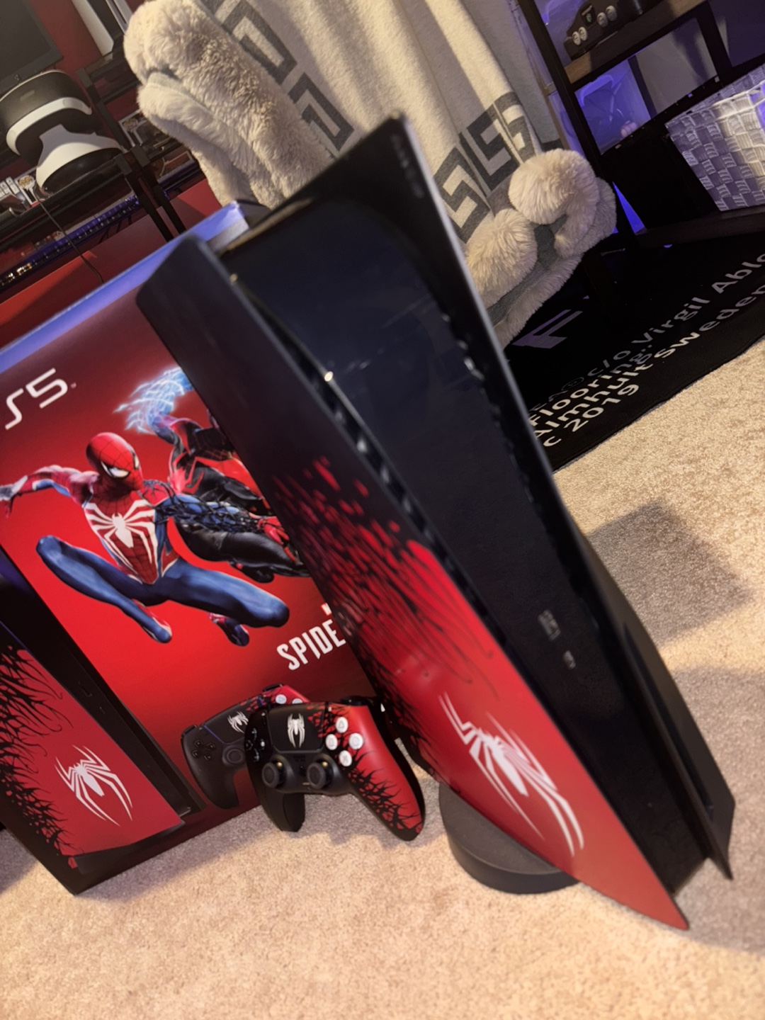 PS5 Spider-Man 2 Limited Edition Console Bundle - photo 2