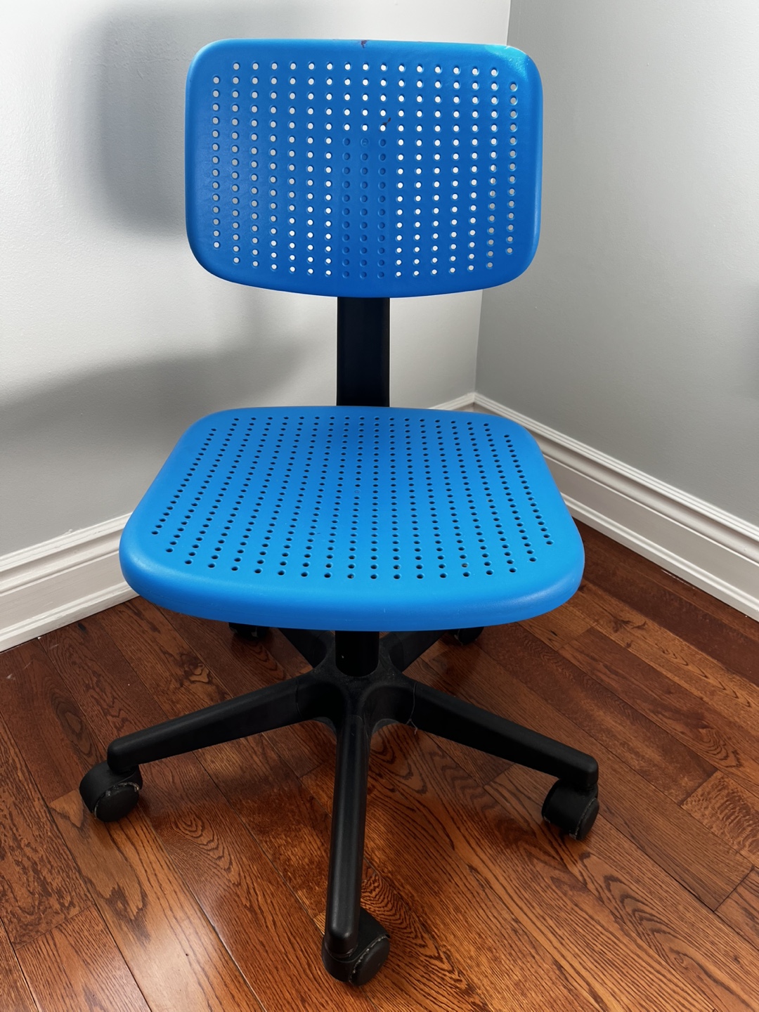 IKEA ALRIK Blue swivel chair