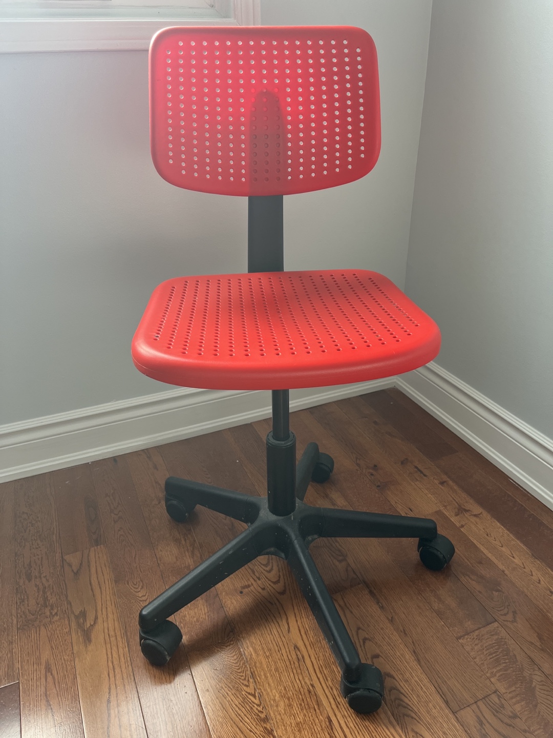 IKEA ALRIK Red swivel chair