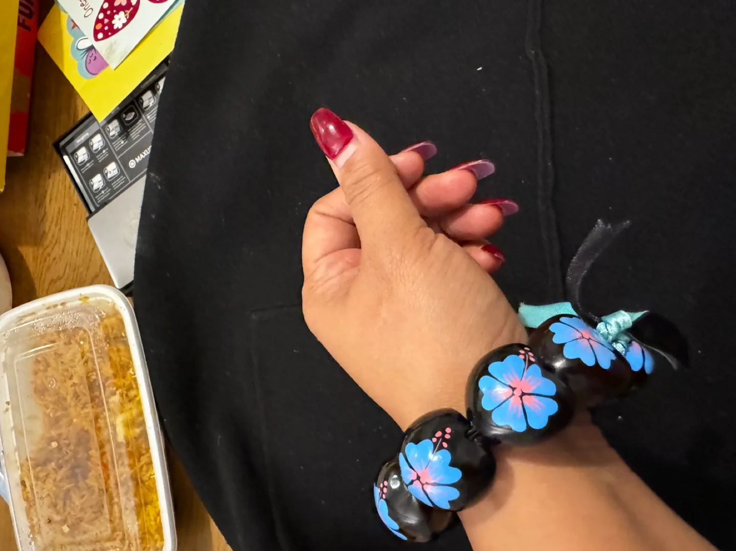 Hand-painted Hibiscus Flower Bracelet 💚 image indicator(7)