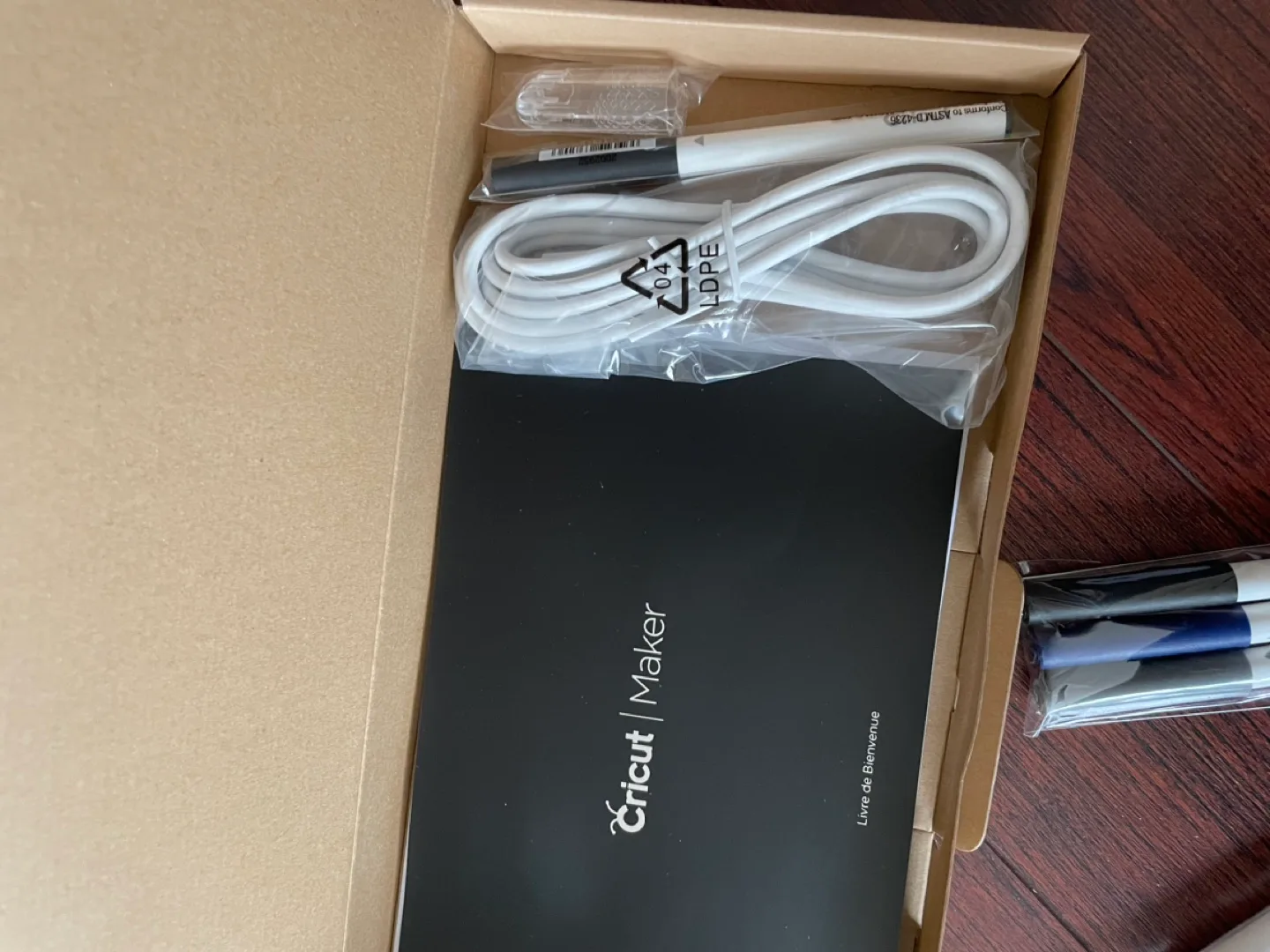 BNIB Cricut Maker - Champagne image indicator(8)