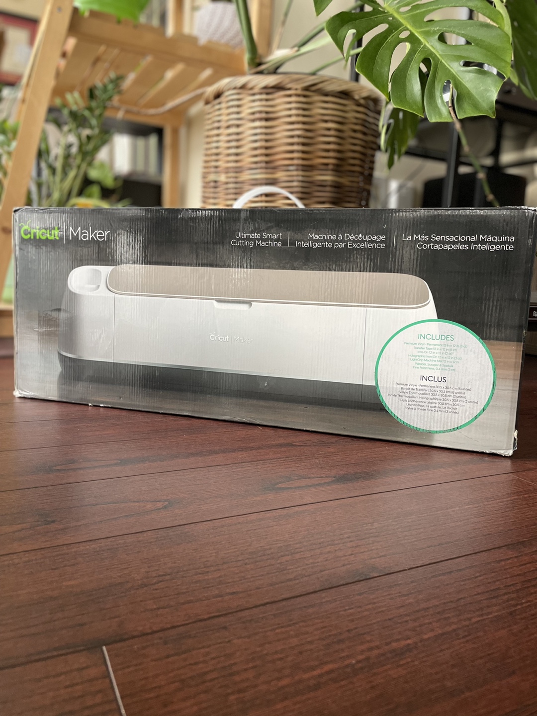 BNIB Cricut Maker - Champagne