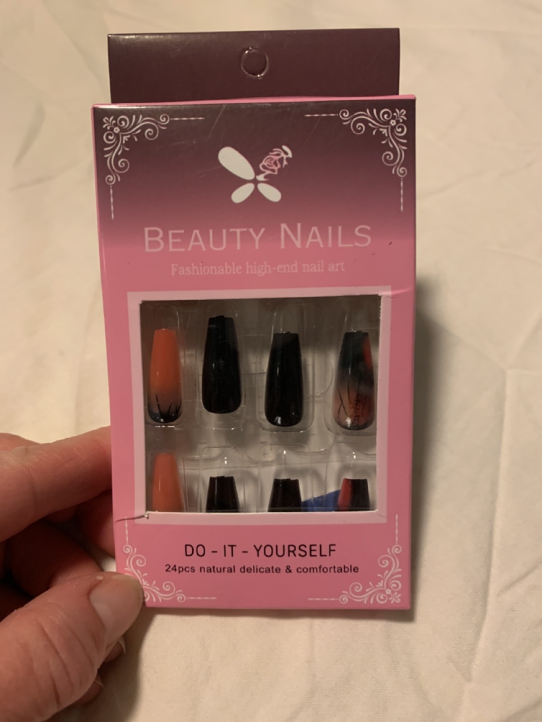 💚 24pcs False Nails - Black and Peach Gradient