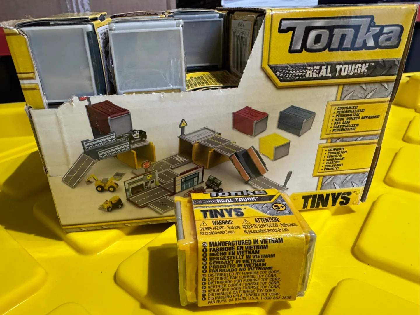 TONKA TINYS MYSTREY BOX NEW image indicator(2)