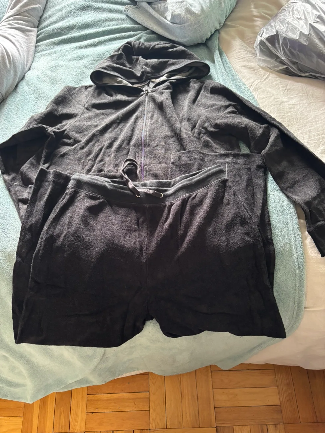 Champion Women's Size Large Black Zip-Up Hoodie and Joggers Set thumbnail