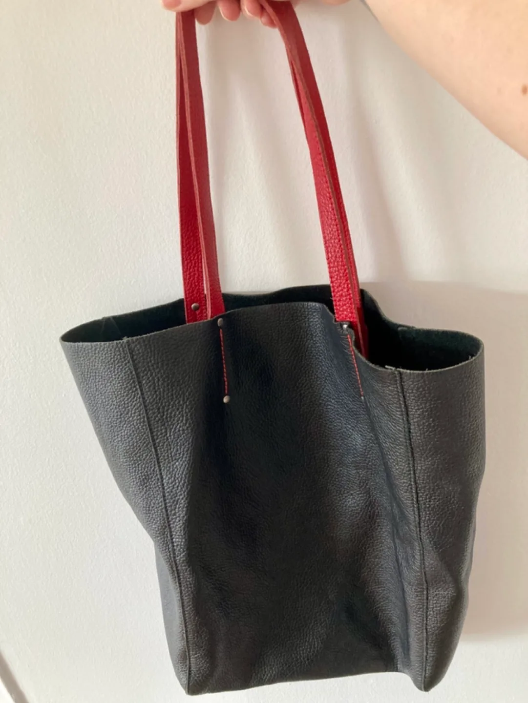 🍁EUC Roots leather slouch tote image indicator(2)