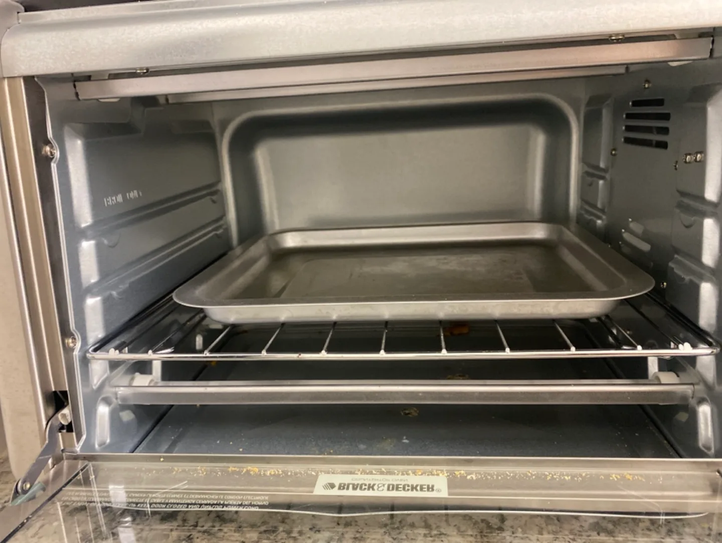 Black + Decker 4-Slice Toaster Oven image indicator(2)