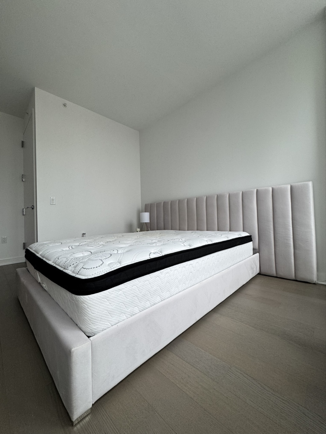 Queen Size Bed Frame with Mattress and Headboard - photo 2