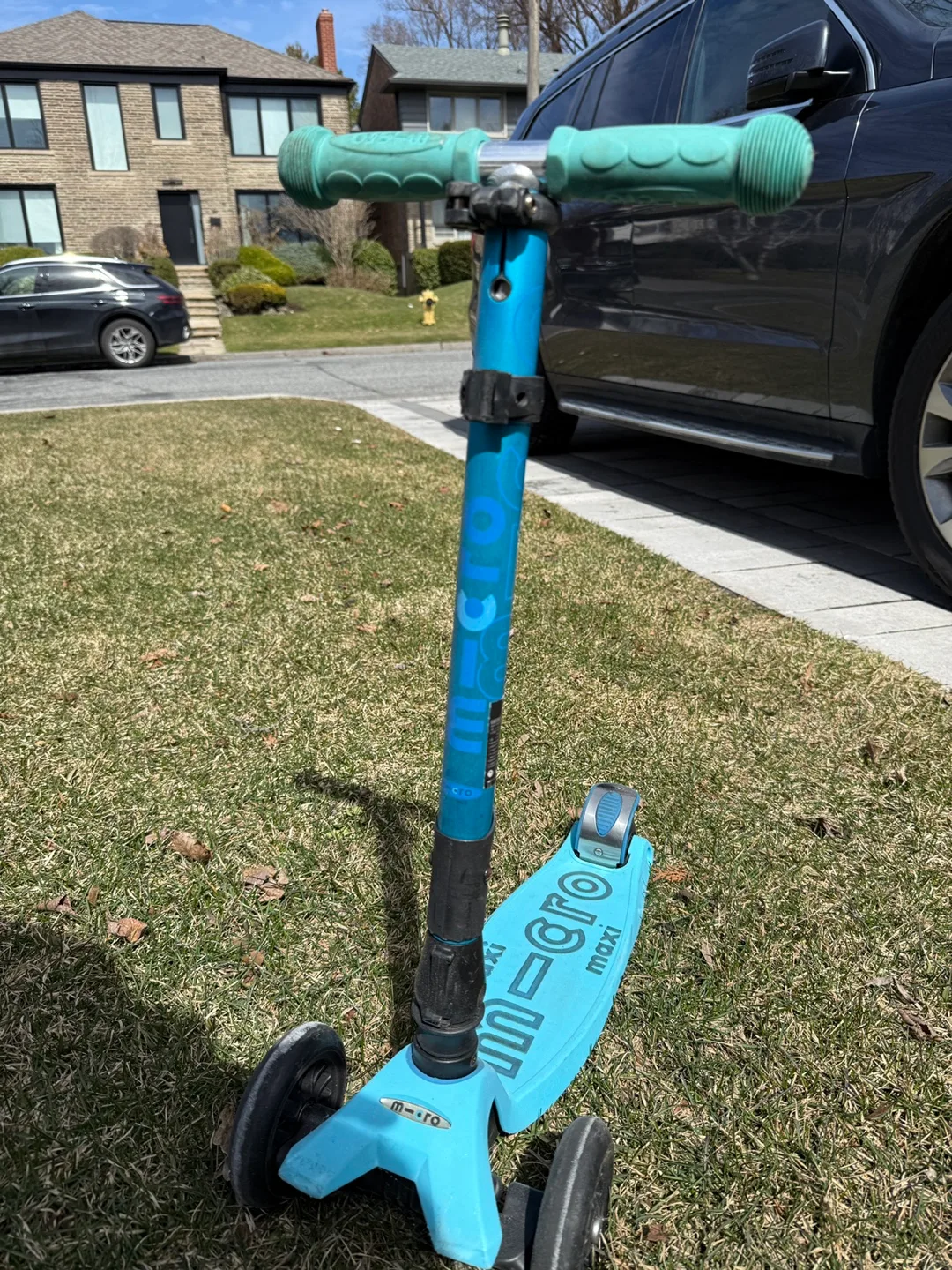 Micro Maxi Scooter - Teal image indicator(2)