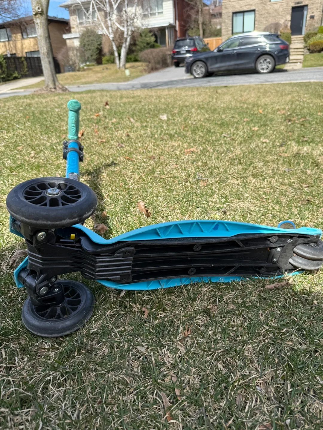Micro Maxi Scooter - Teal image indicator(4)