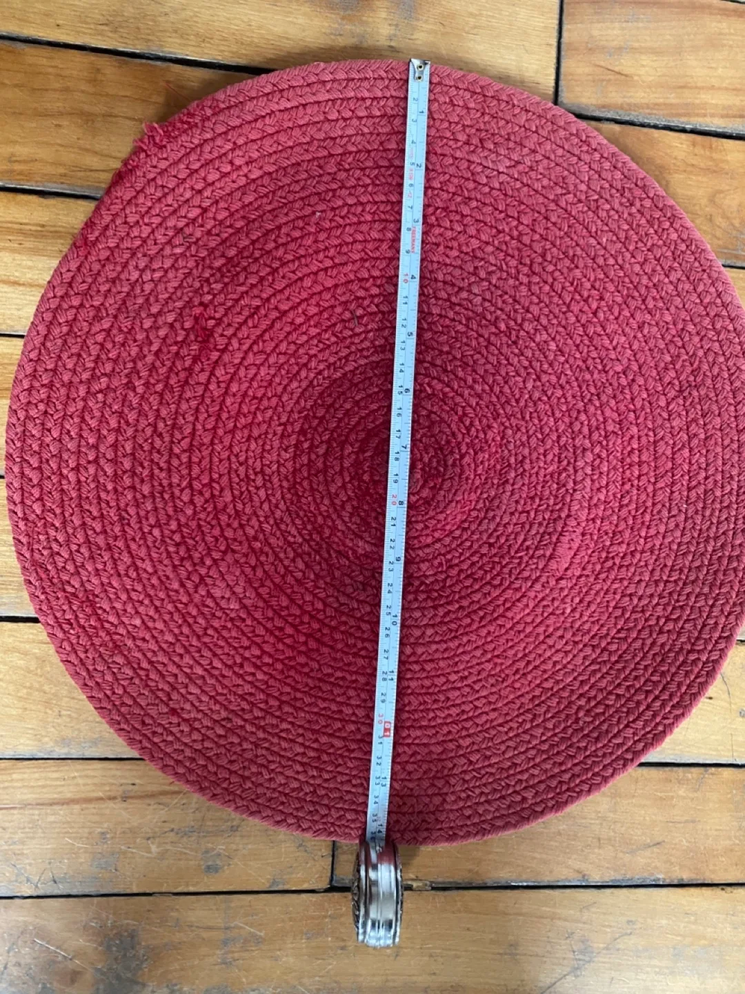 Two Red Round Placemats image indicator(2)