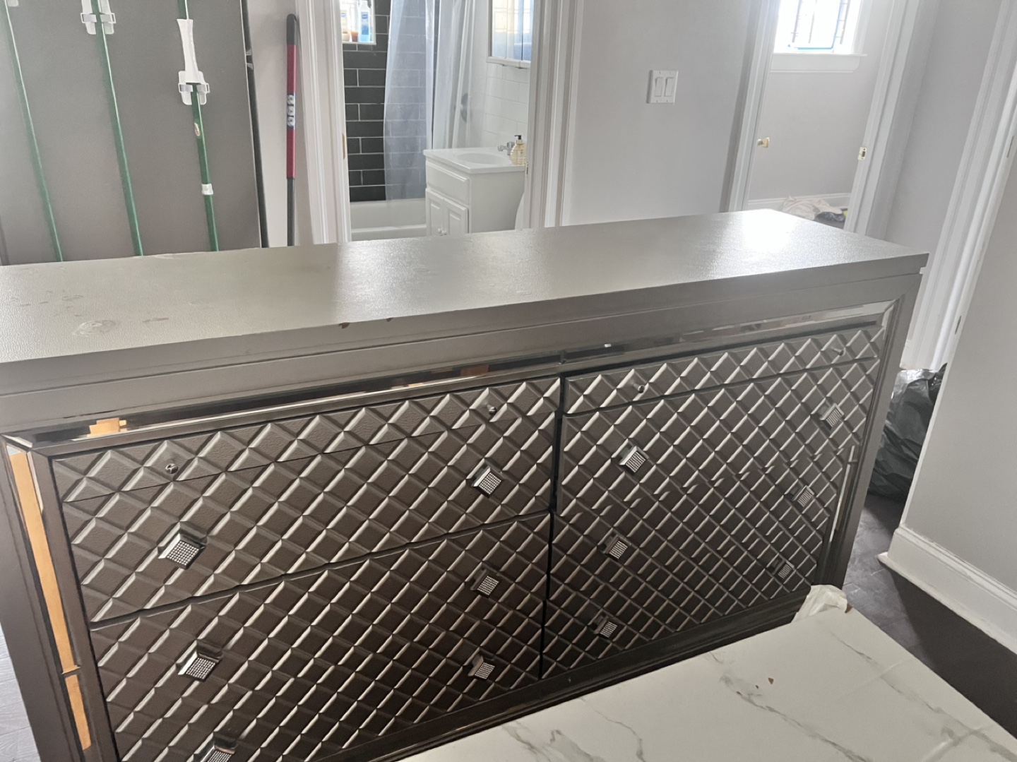 6-Drawer Dresser with Diamond Pattern