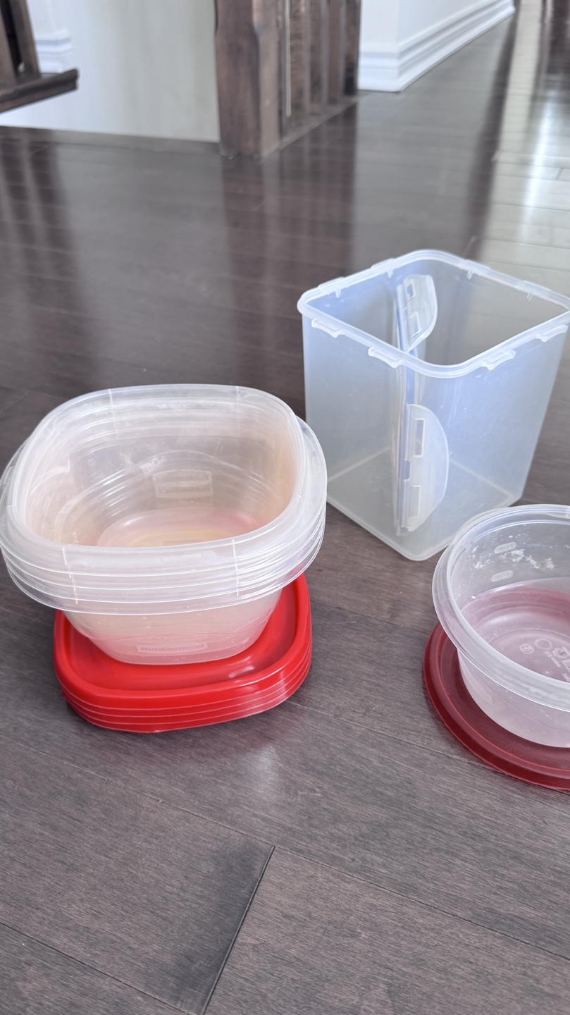Assorted Plastic Food Storage Containers 💚 - photo 2