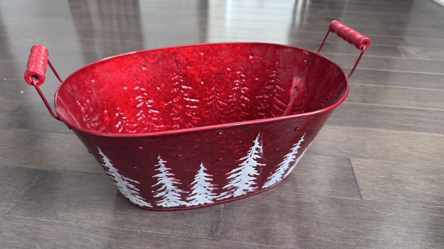 Red Metal Christmas Tub with Handles 💚