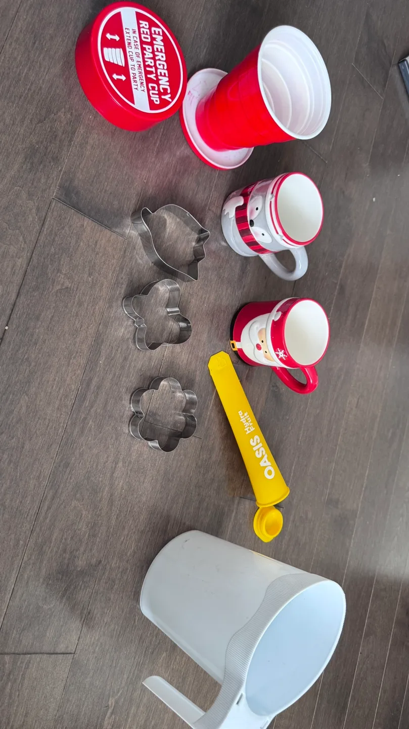 Various Kitchen Items - Mugs, Cookie Cutters, Cup & Pitcher 💚 thumbnail