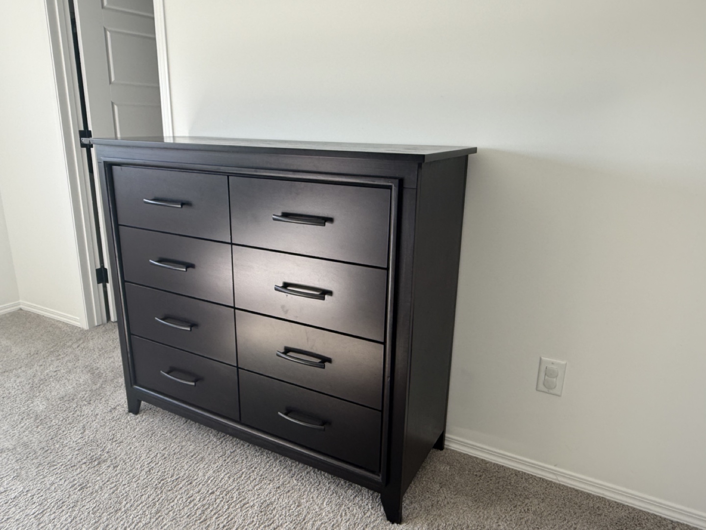 King Size Platform Bed Frame & Eight Drawer Dresser - photo 4