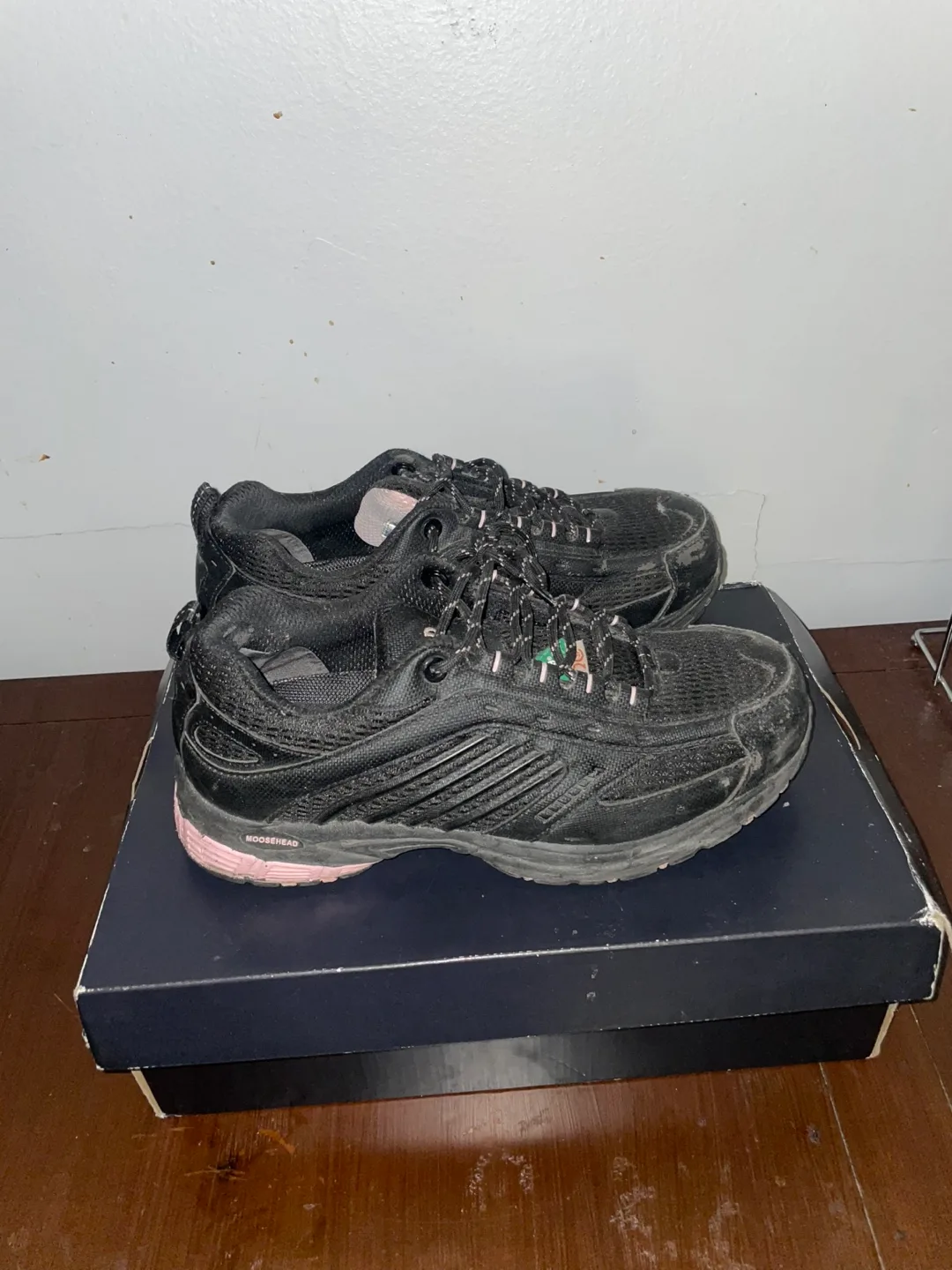 Safety Shoes for Women by Skechers (CSA Approved) thumbnail