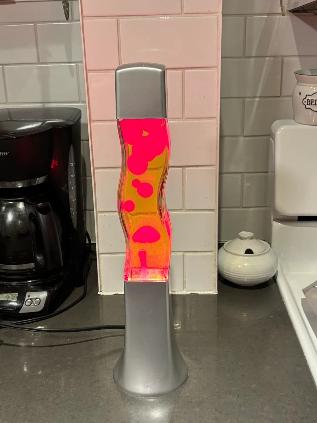 Retro Lava Lamp - Red - Excellent Condition image indicator(3)