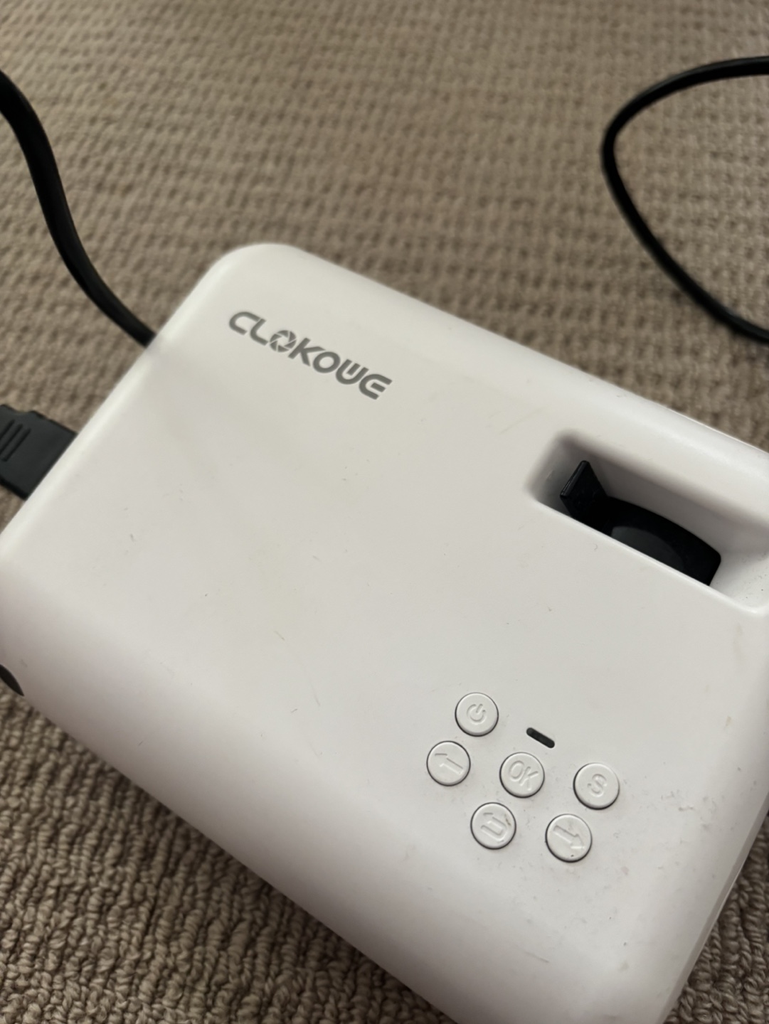 CLOKOWE Mini Projector with Remote - photo 2