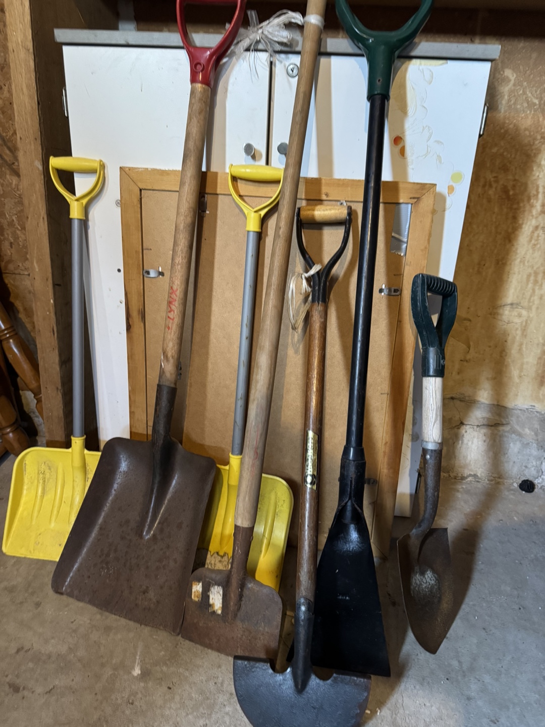Lot of 6 Vintage Shovels & Spades