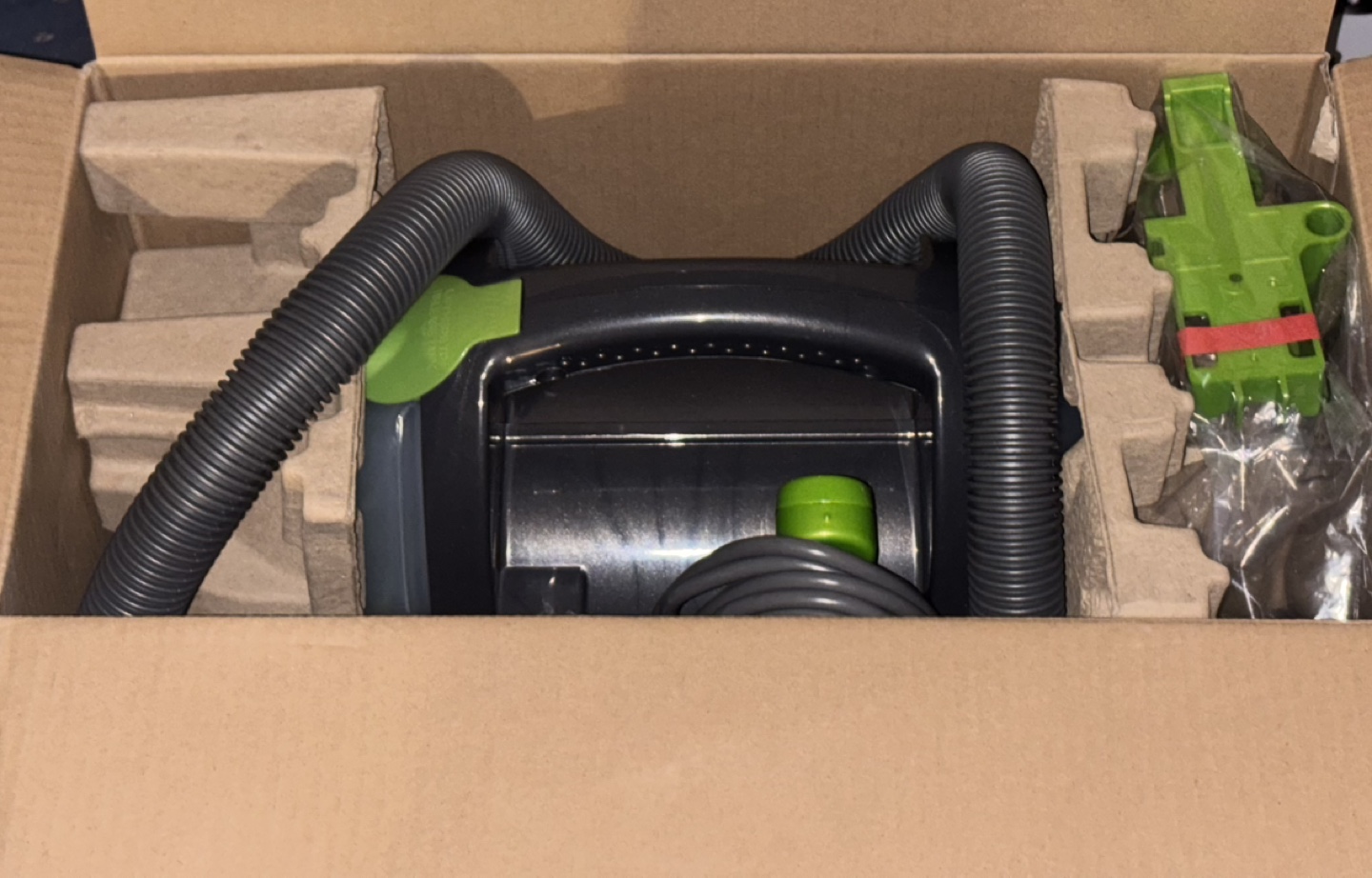 Bissell Little Green Carpet and Upholstery Deep Cleaner - photo 2