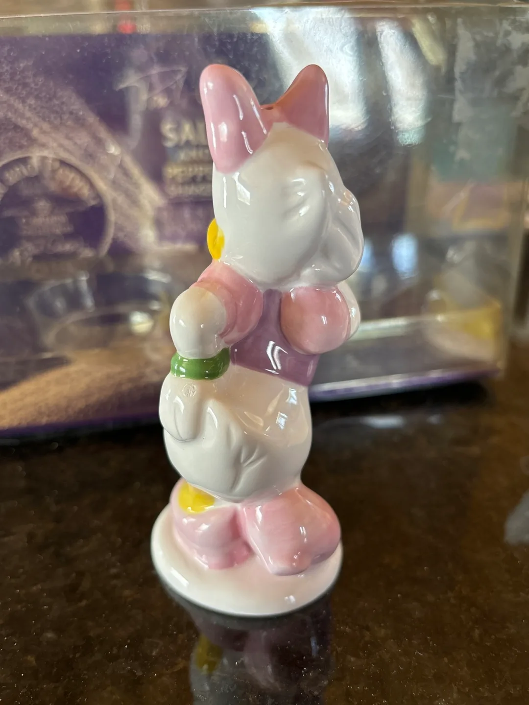 Disney Showcase Donald + Daisy Salt & Pepper Shakers image indicator(8)