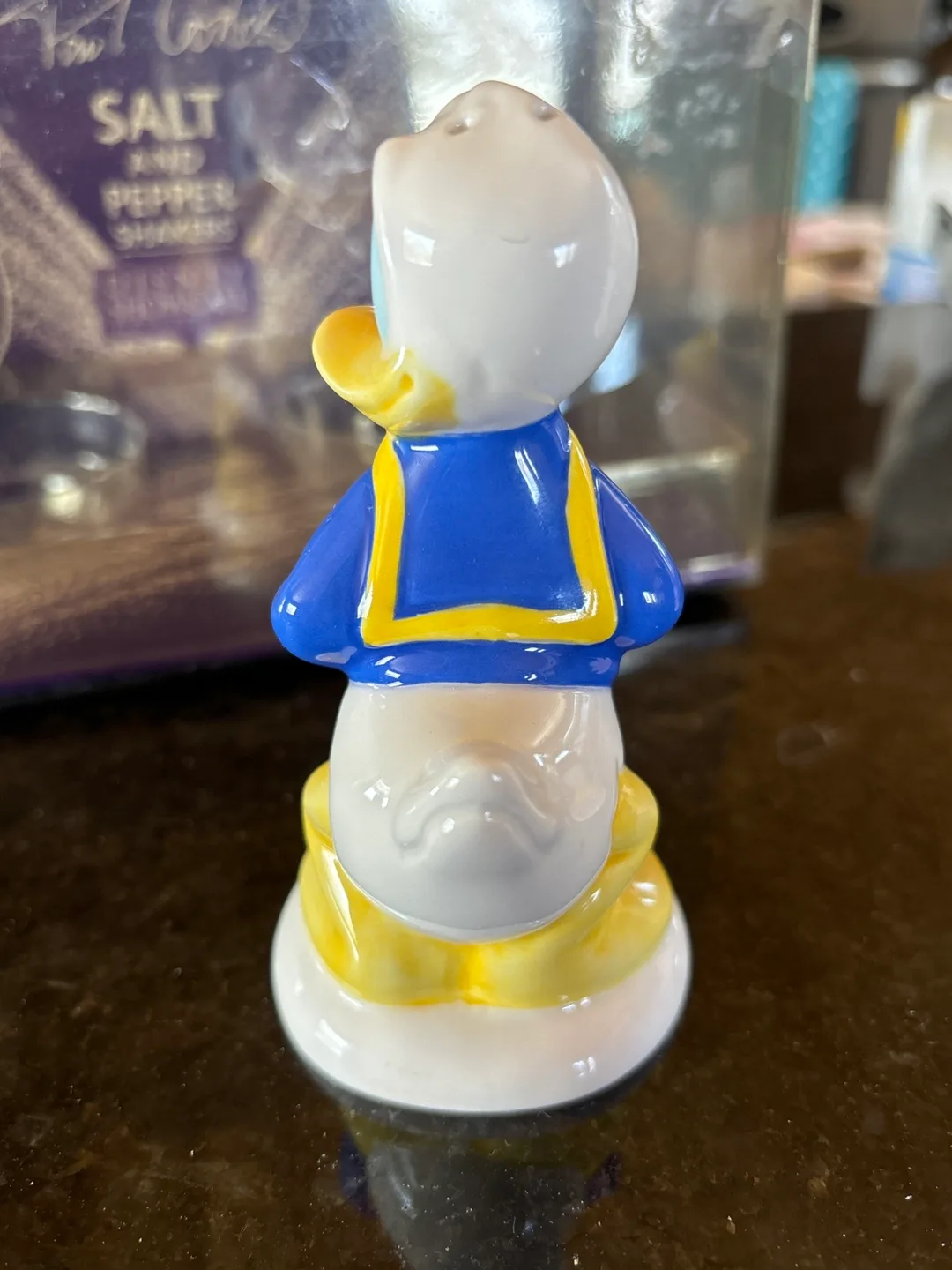 Disney Showcase Donald + Daisy Salt & Pepper Shakers image indicator(5)