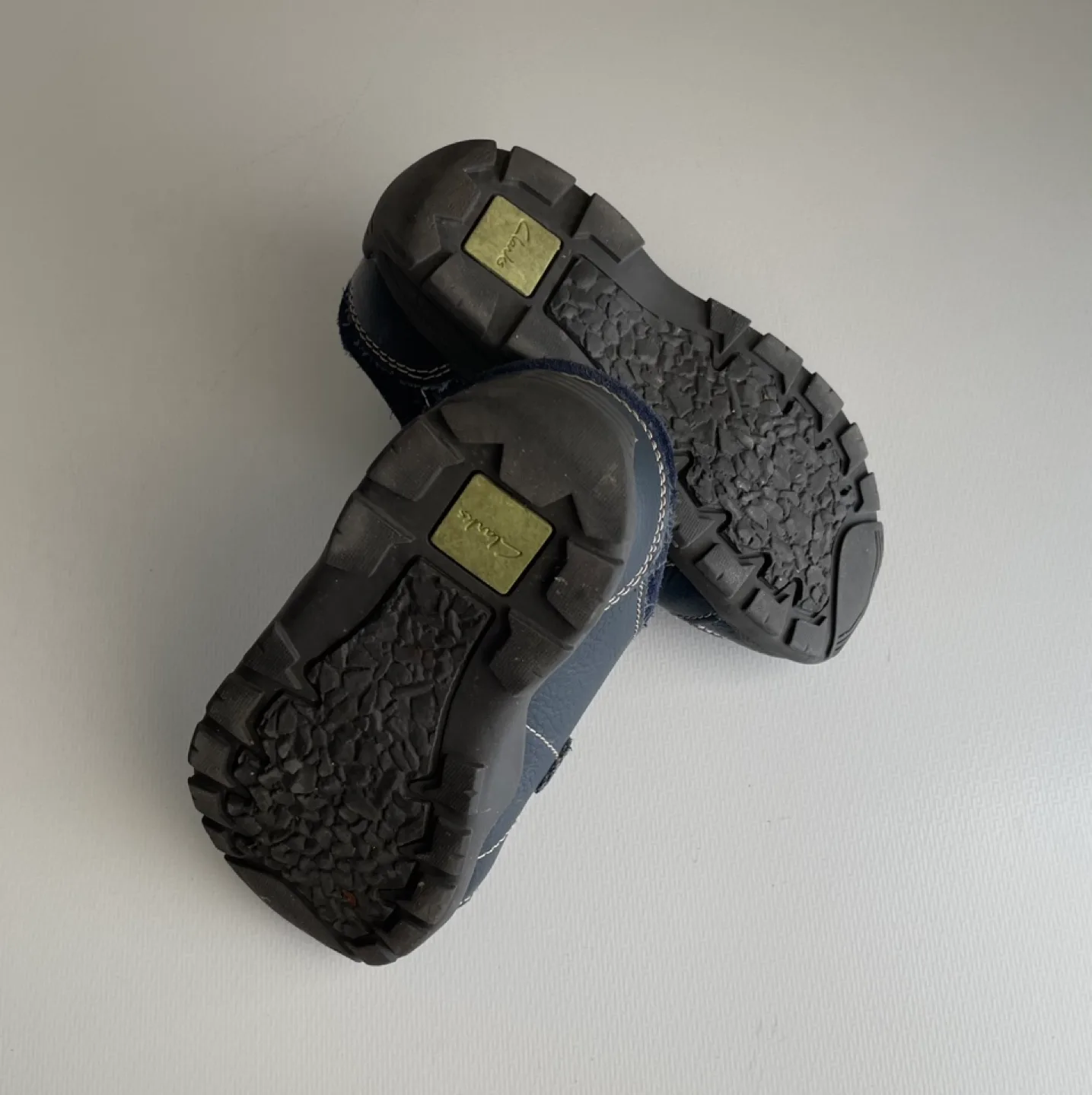 Clarks First Shoes Toddler Velcro Sneakers Size 6 image indicator(3)