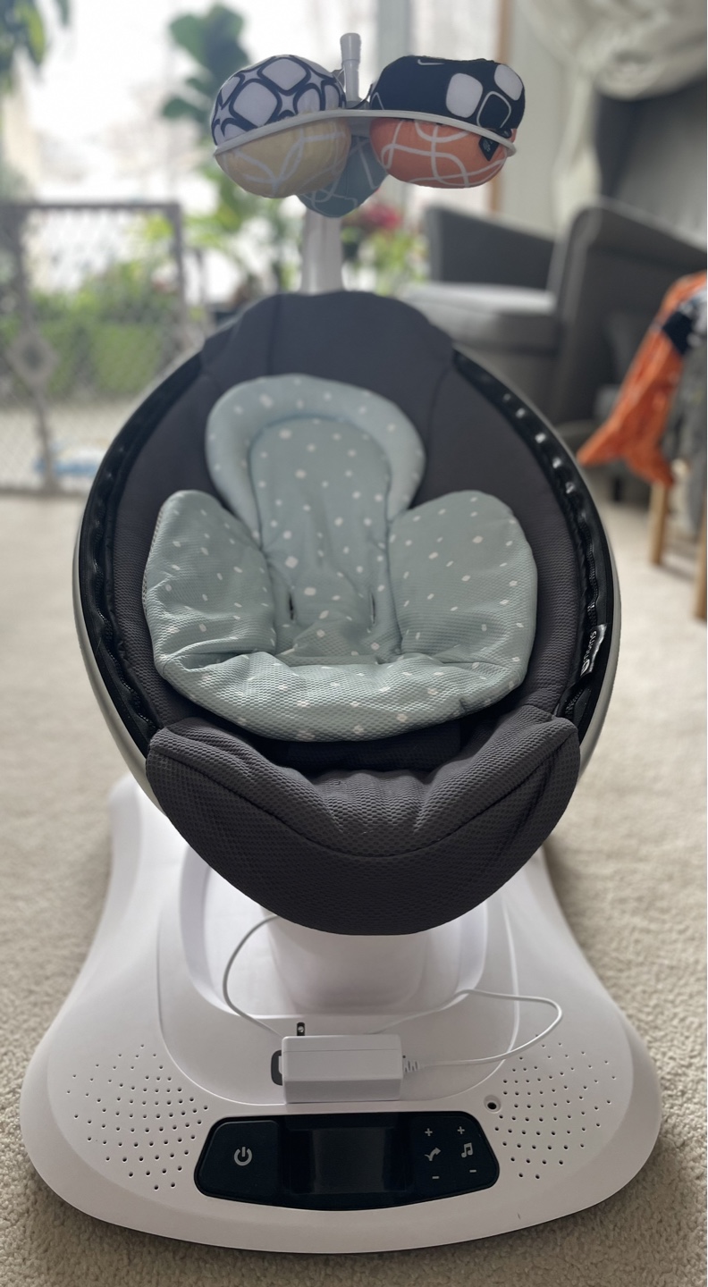 4moms mamaRoo4 Baby Swing with newborn insert - photo 2