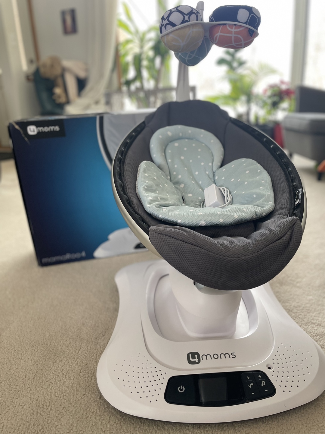 4moms mamaRoo4 Baby Swing with newborn insert - photo 3