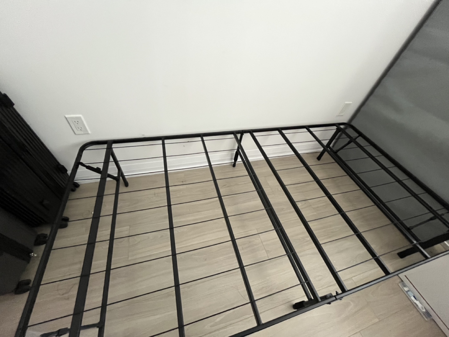 [Moving Sales] Foldable Metal Twin-Size Bed Frame - photo 3
