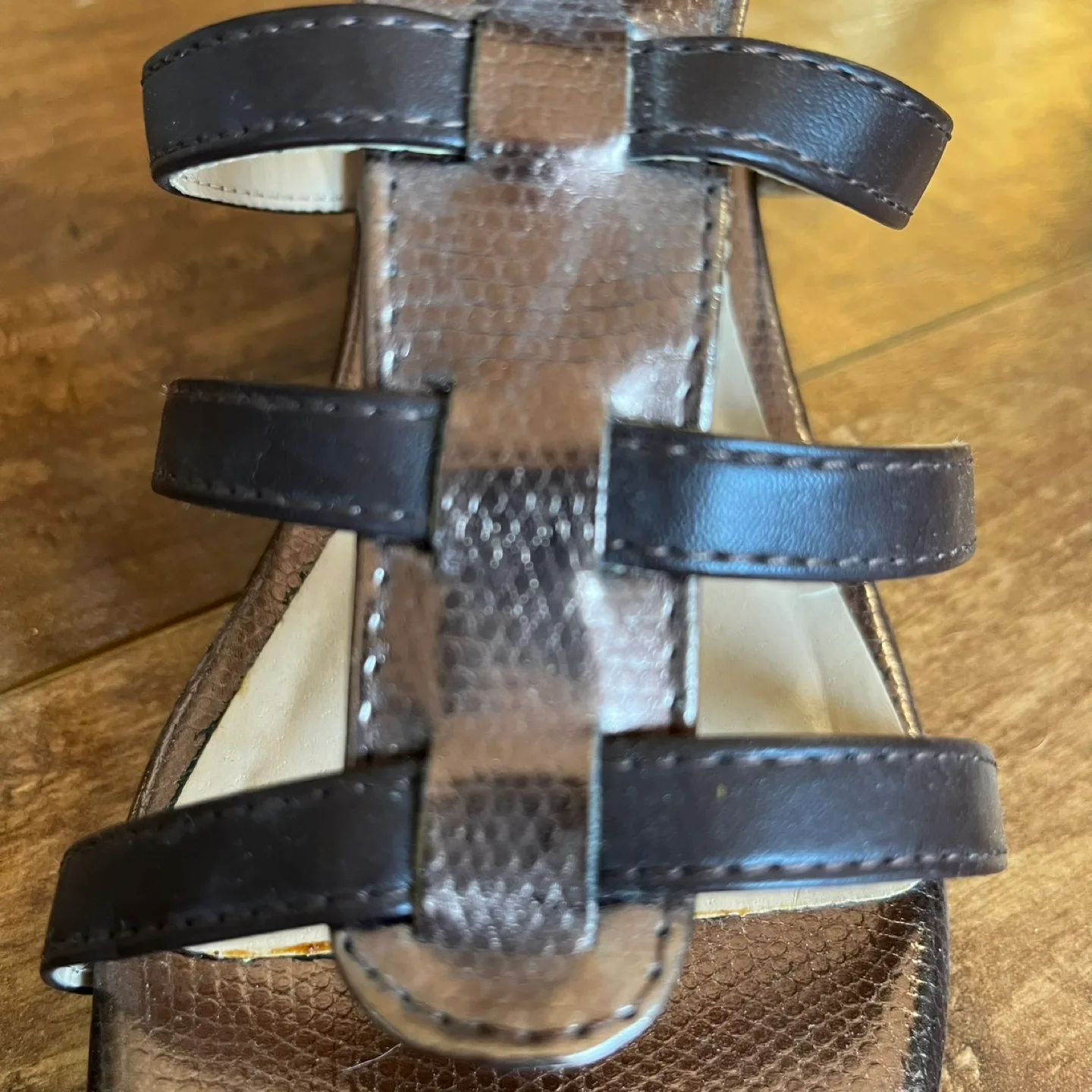 💚 Metallic Leather Gladiator Wedge Sandals image indicator(5)