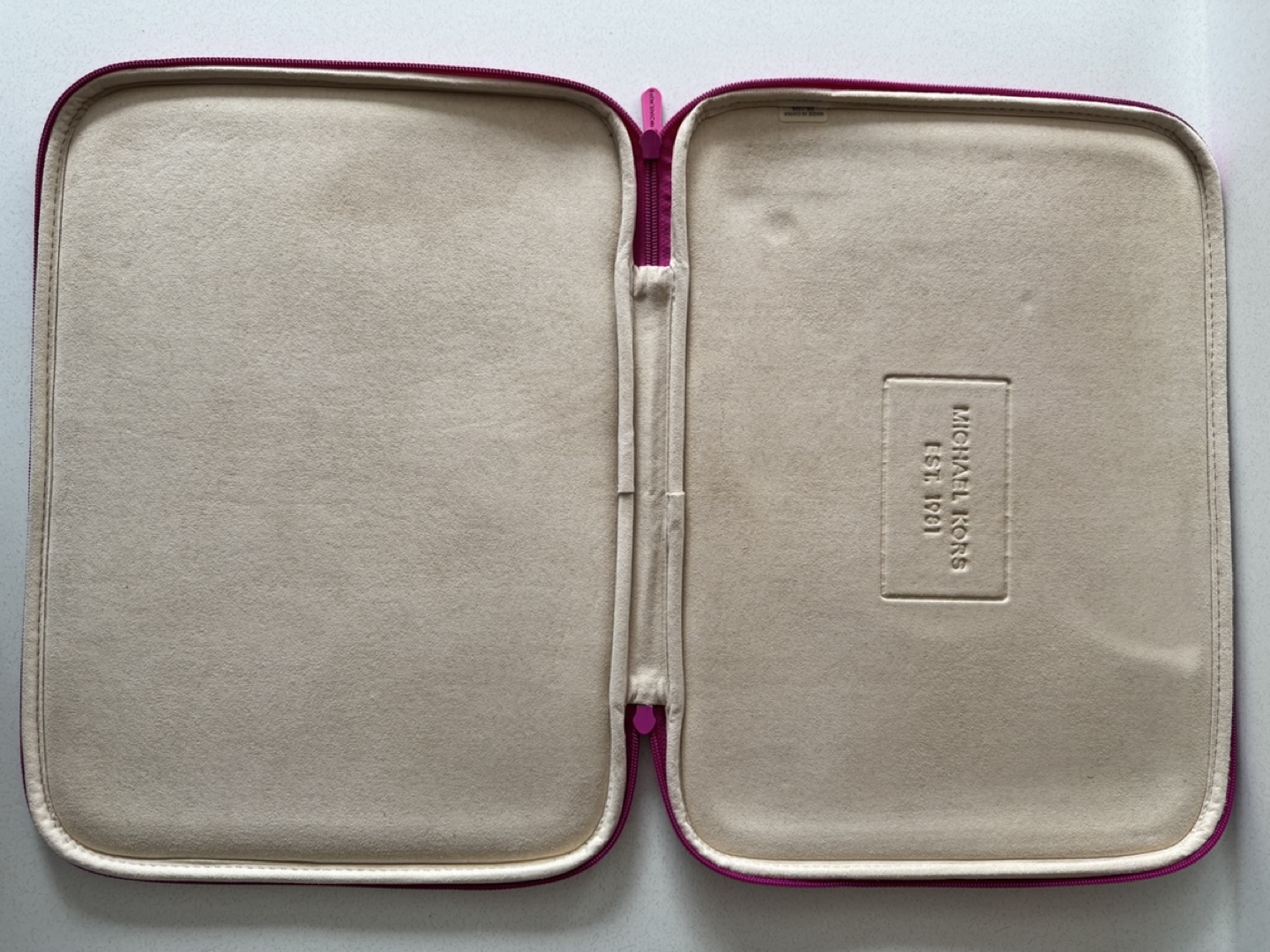 Michael Kors Pink Laptop Sleeve - photo 3