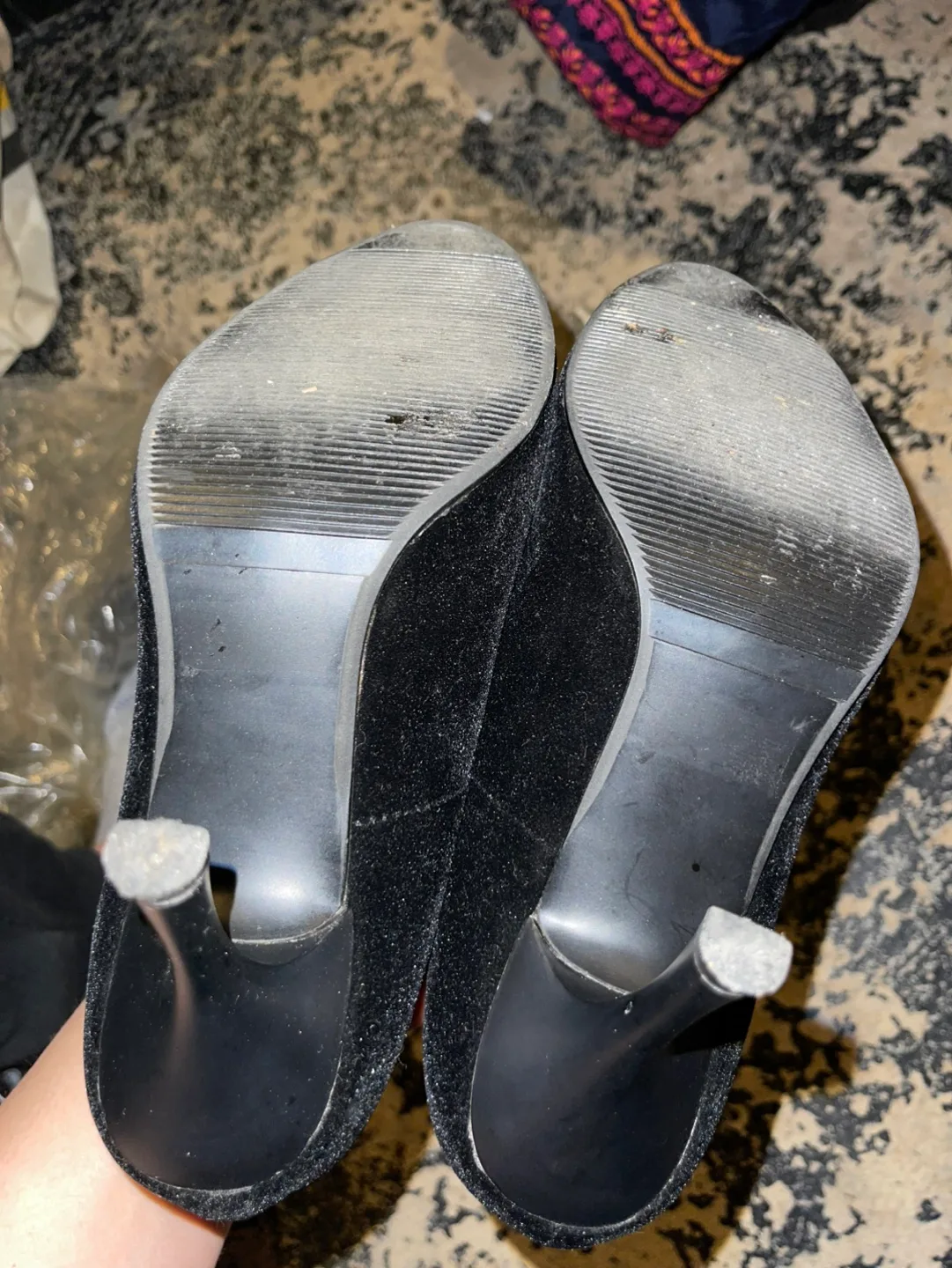 Black Velvet Heels image indicator(2)