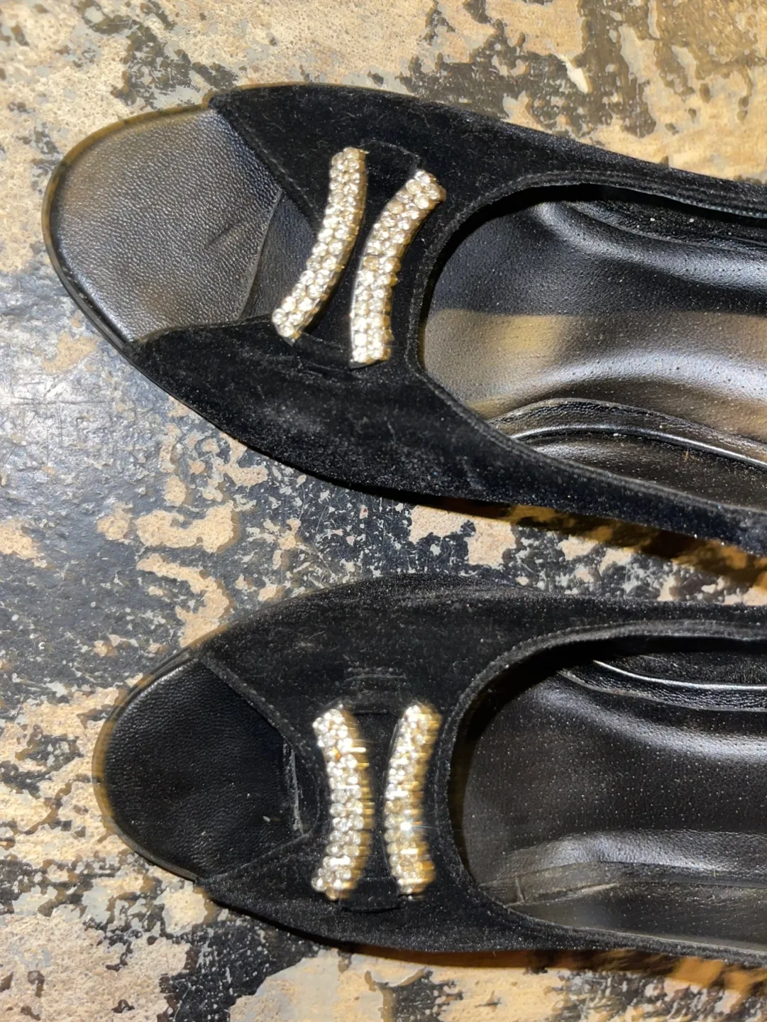 Black Velvet Heels image indicator(5)