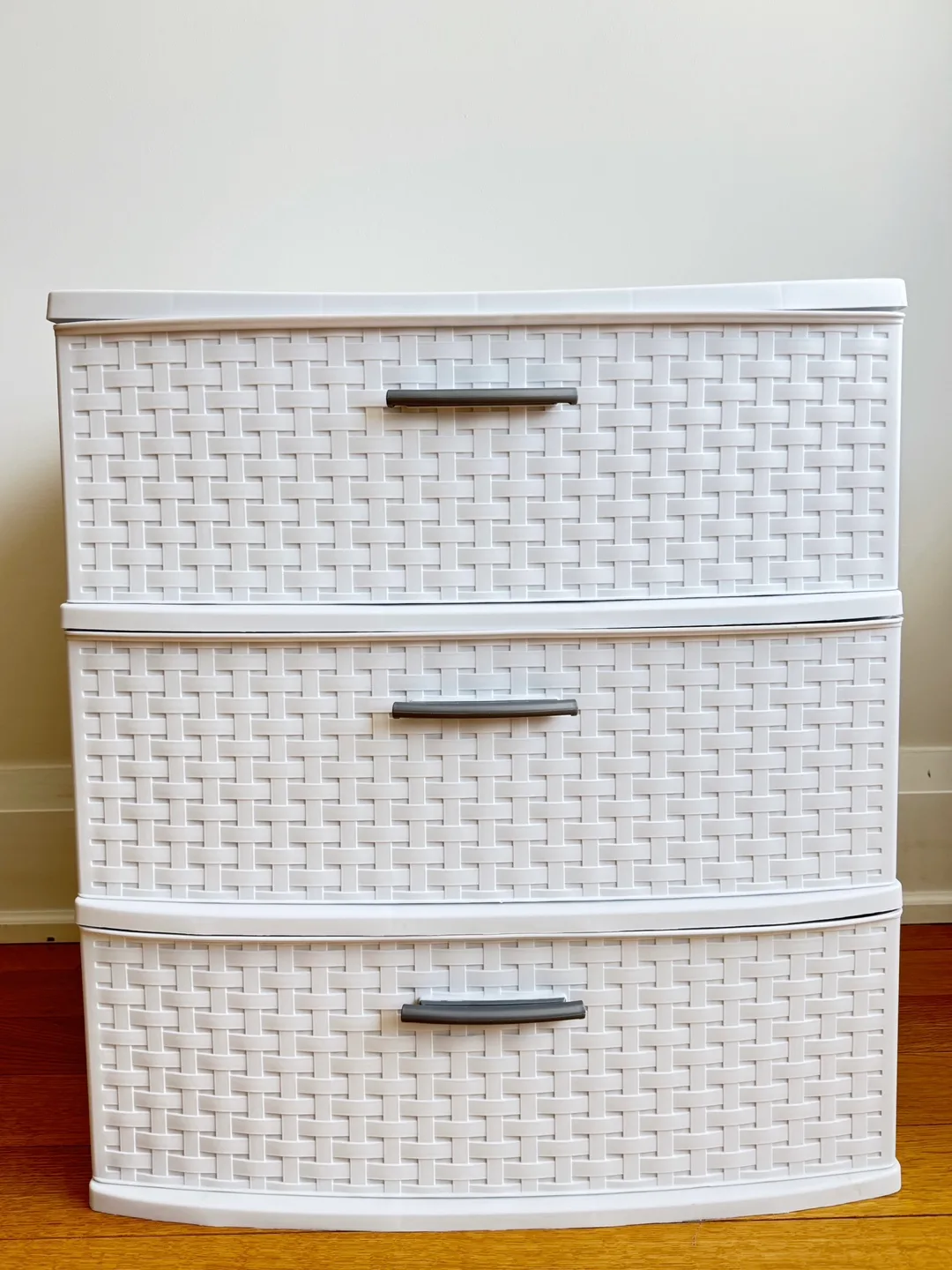 Sterilite 3 White Plastic Woven Drawers thumbnail
