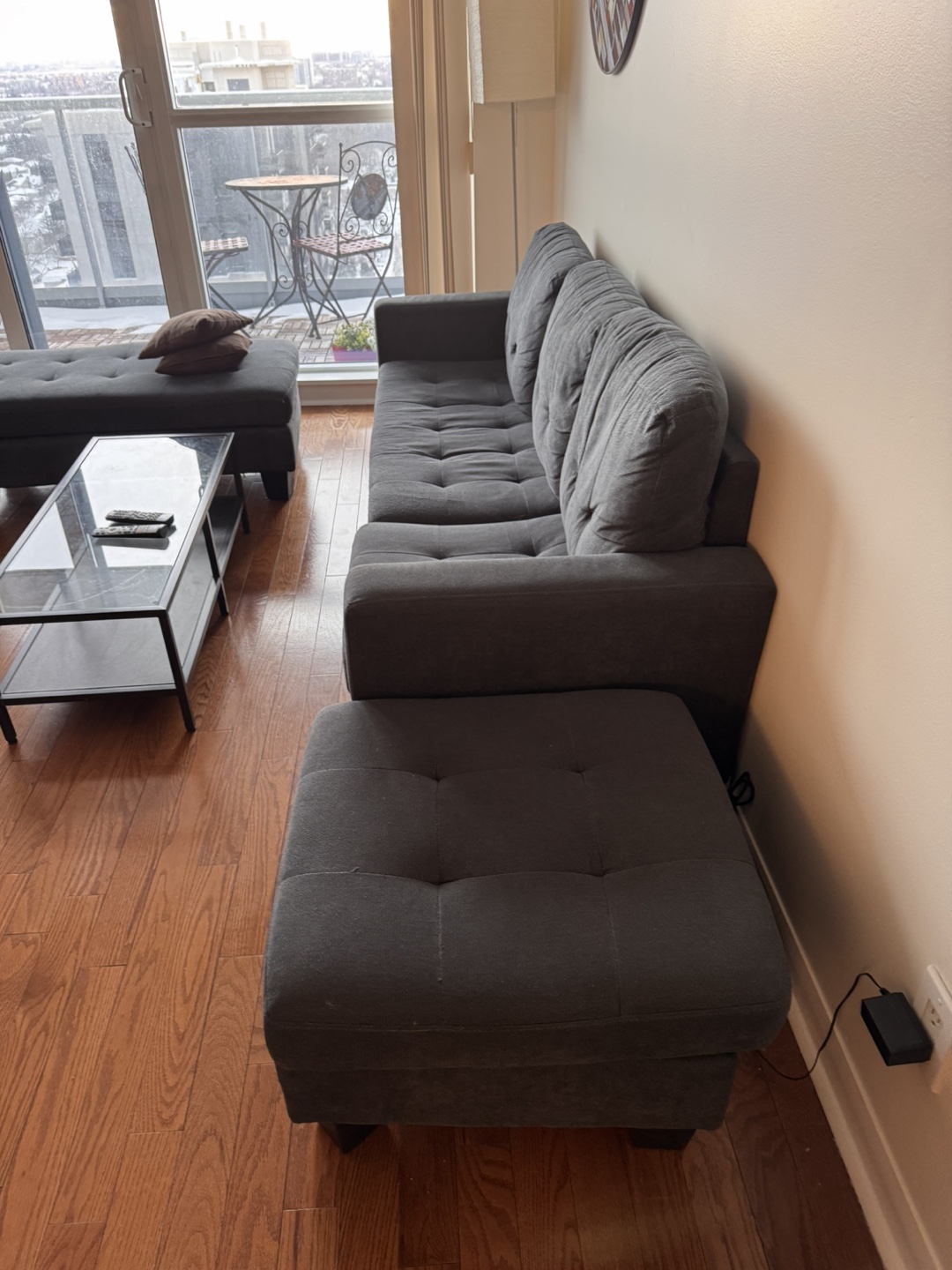 Couch + chaise - photo 2