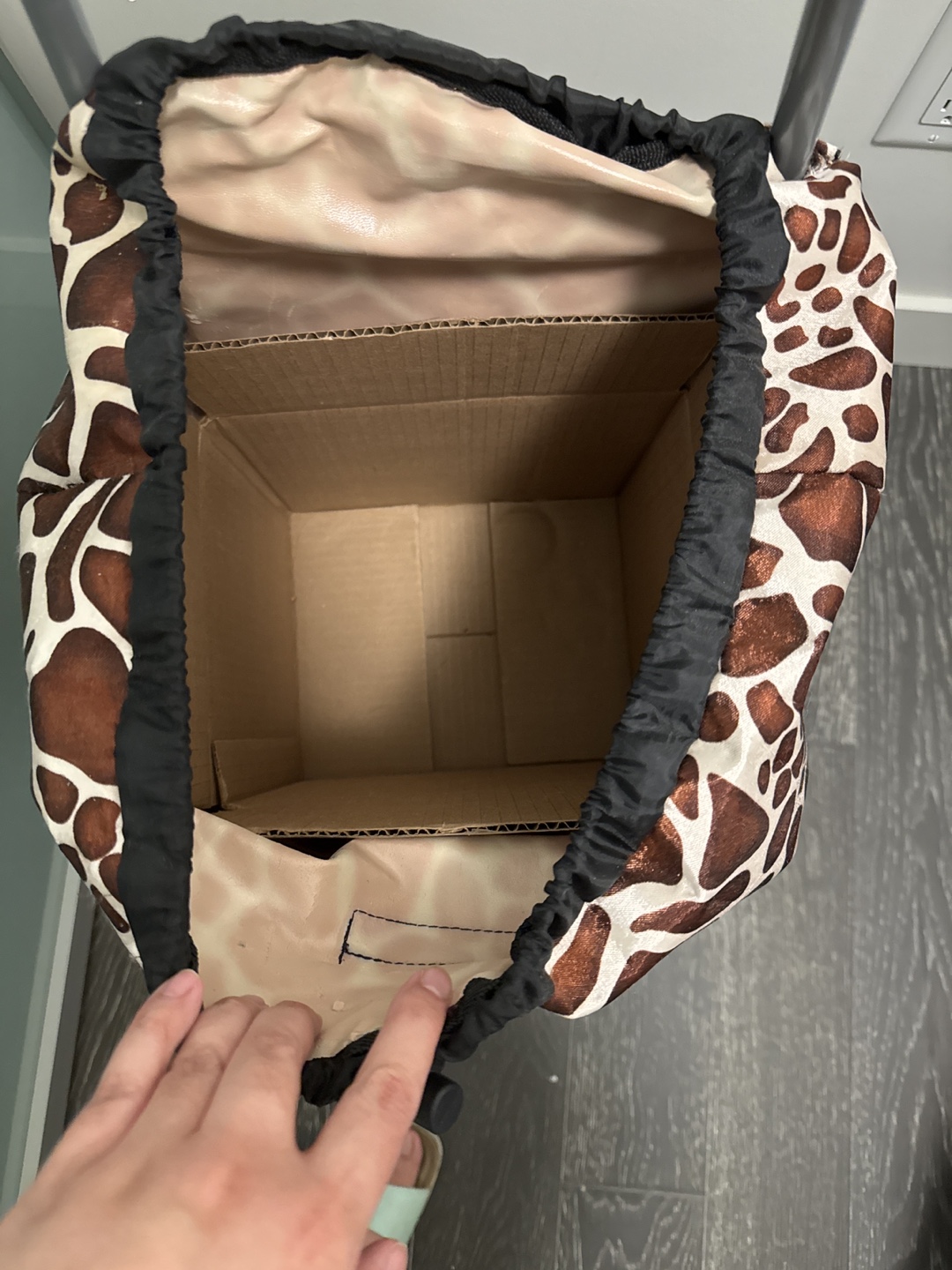 giraffe pattern trolley dolly - photo 3