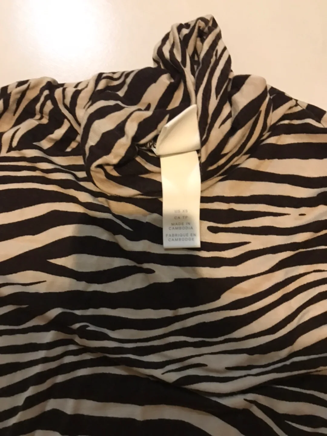 H&M Zebra Neck Long Sleeve Top - Size XS image indicator(2)