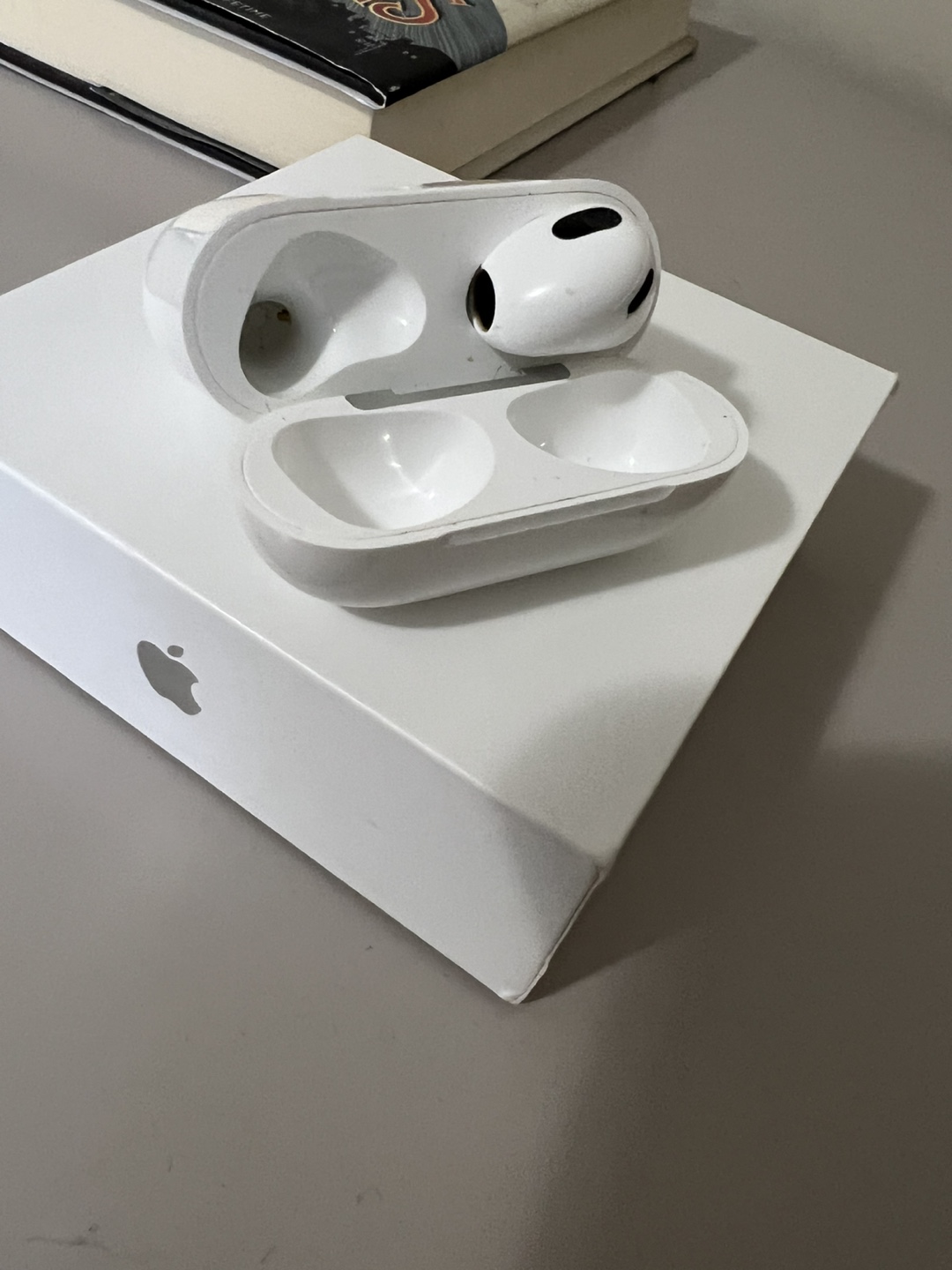 Apple AirPods 3rd gen Charging Case ONLY - photo 2