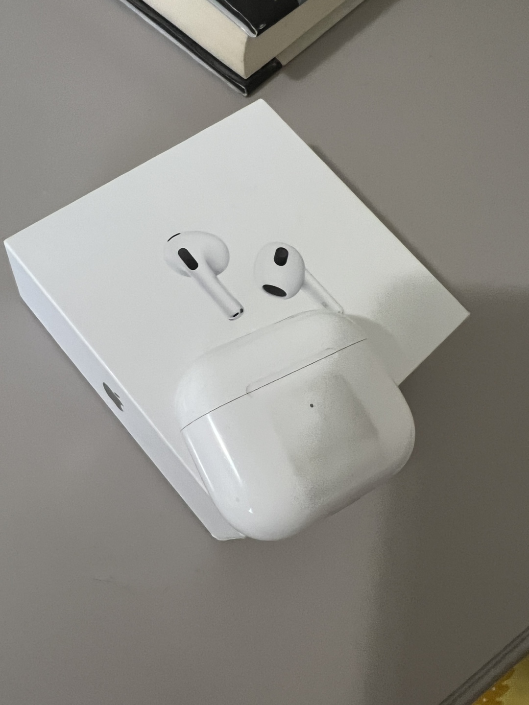 Apple AirPods 3rd gen Charging Case ONLY - photo 3
