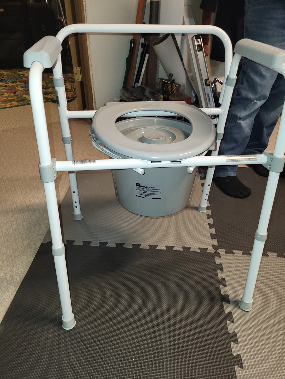 Portable bedside commode