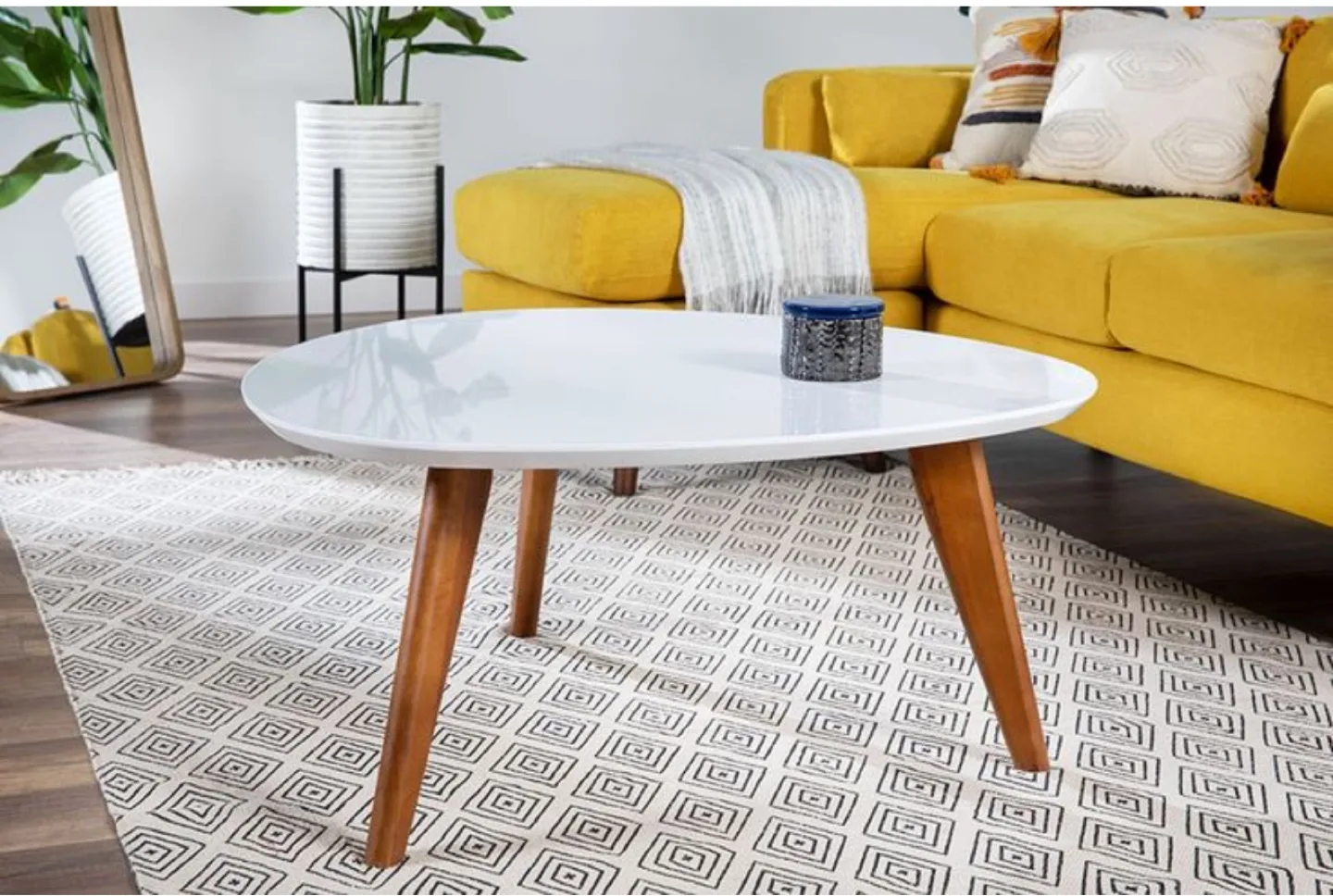 White and Wood Coffee Table - Modern Design thumbnail