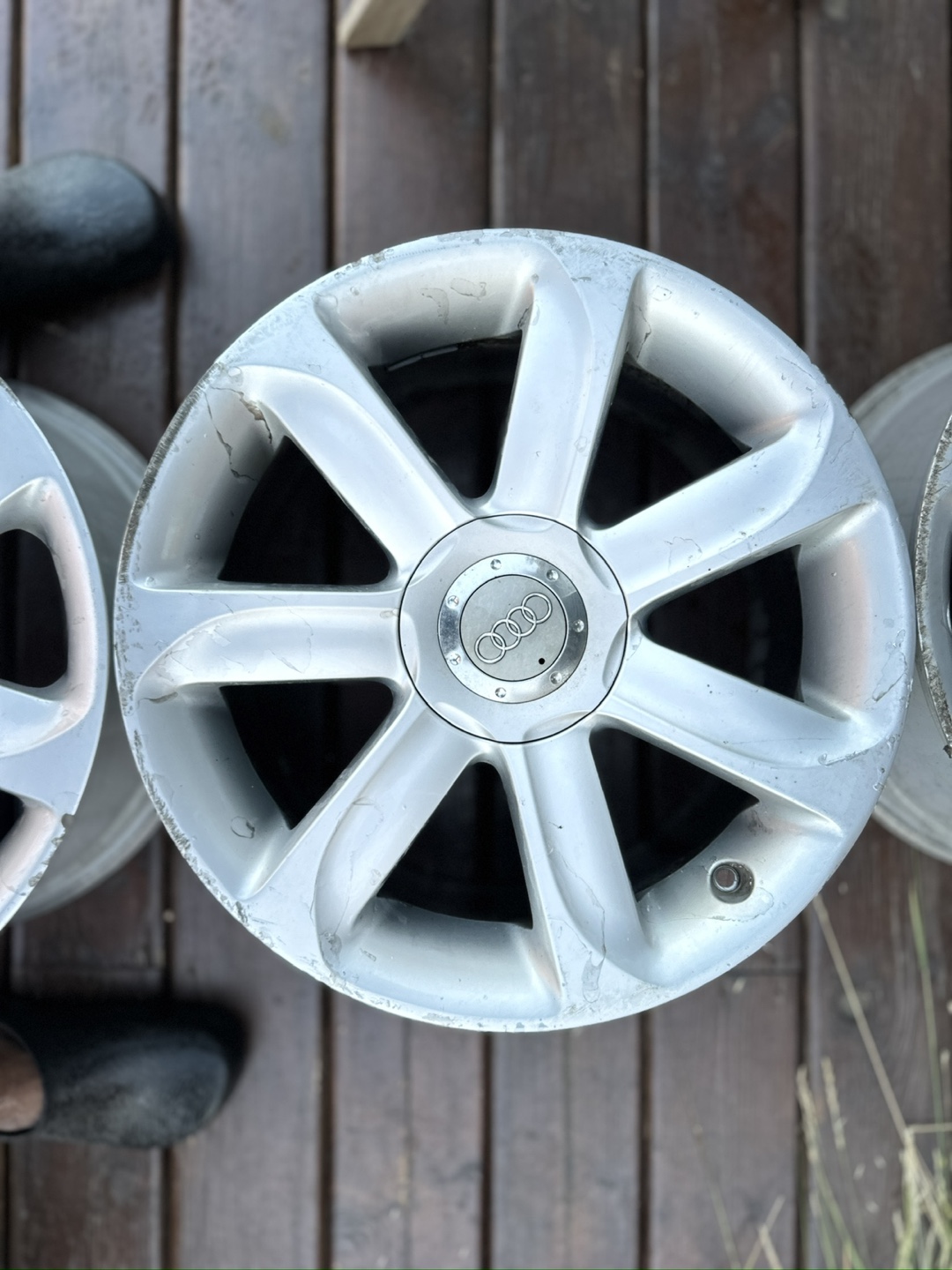 Set of four used Audi alloy rims - photo 2
