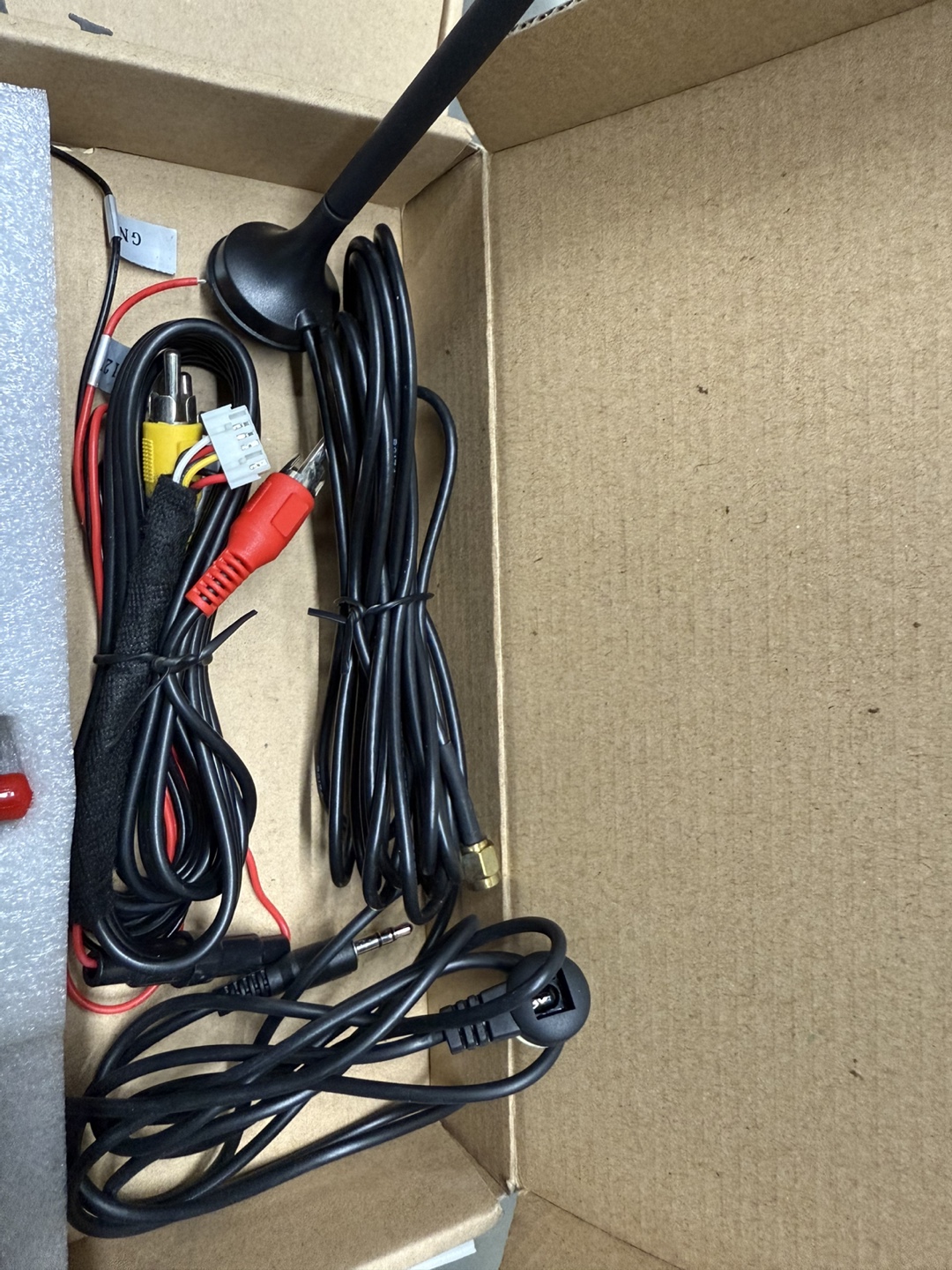 Mobile Digital TV Receiver with Antenna and Remote - photo 4