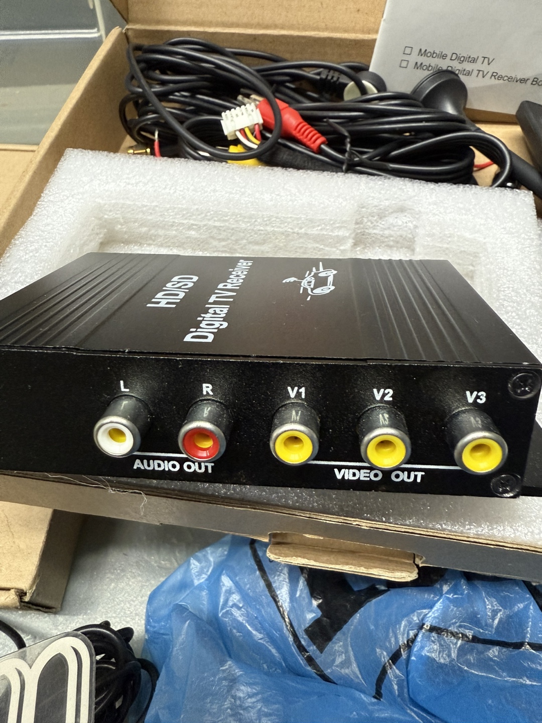 Mobile Digital TV Receiver with Antenna and Remote - photo 3