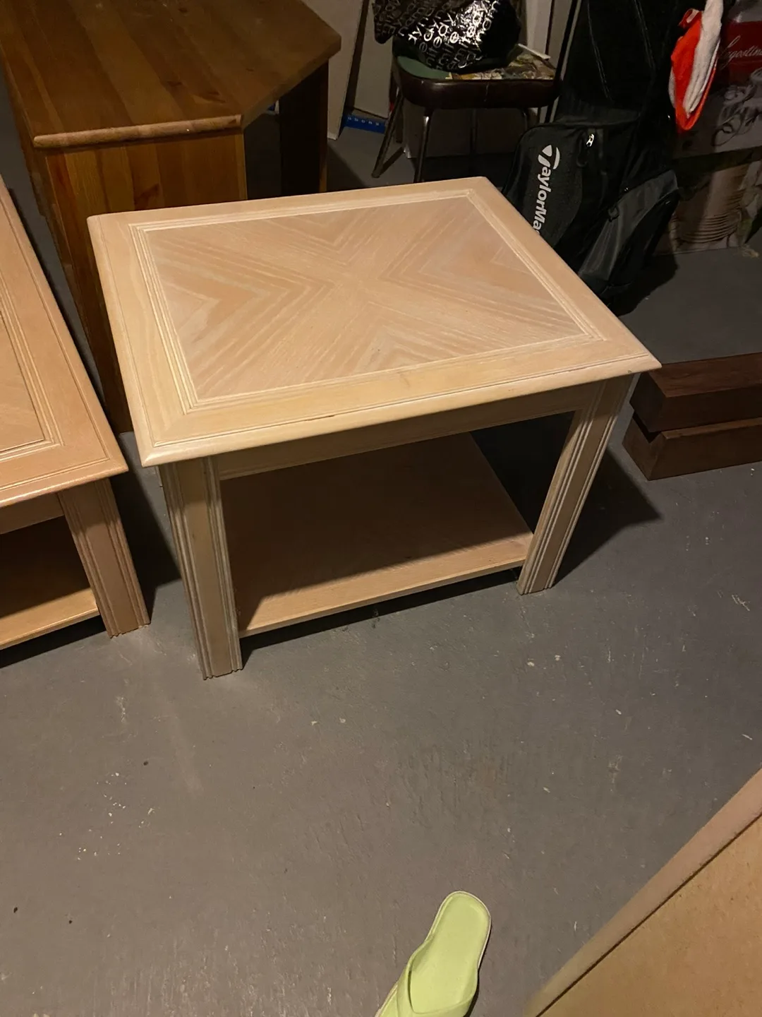 Coffee Table and End Table Set image indicator(3)