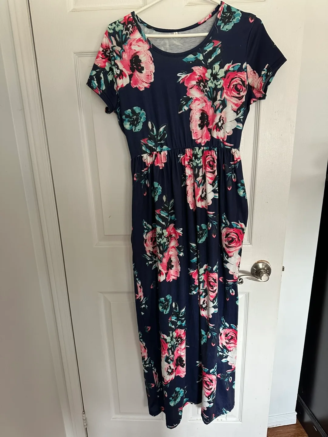 Floral Maxi Dress with Pockets thumbnail