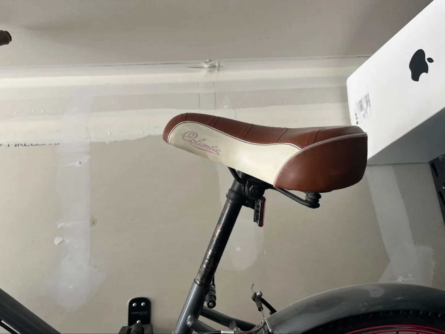 Columbia Women's Cruiser Bike image indicator(2)