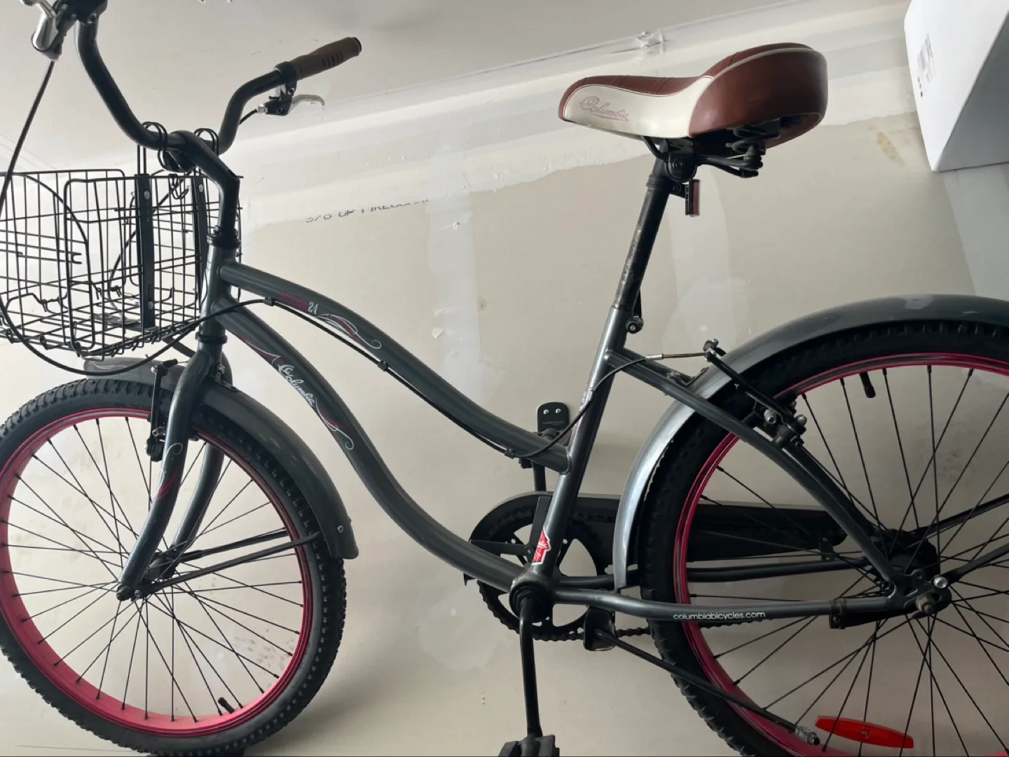 Columbia Women's Cruiser Bike image indicator(5)